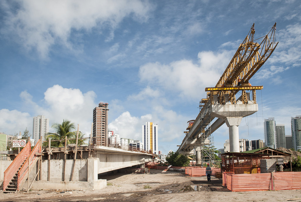 Construção da Via Mangue. Recife, PE.