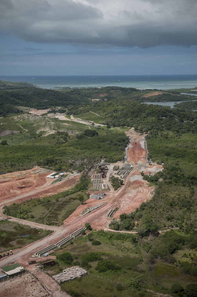 Construção de estradas no Complexo Portuário de Suape. PE.